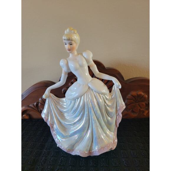 Vintage Cinderella Ballroom Dancing Girl Figurine, YH Lusterware Lady - Picture 2 of 5